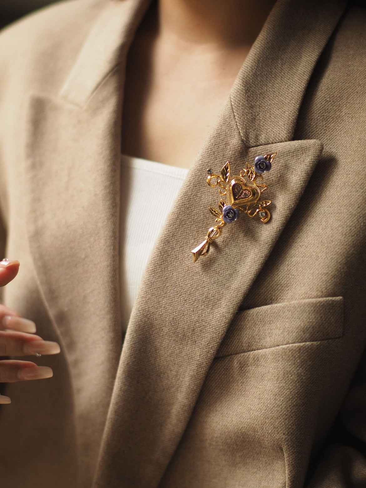 Royal Romantic | Victorian-Inspired Heart & Rose Gold-Tone Brooch