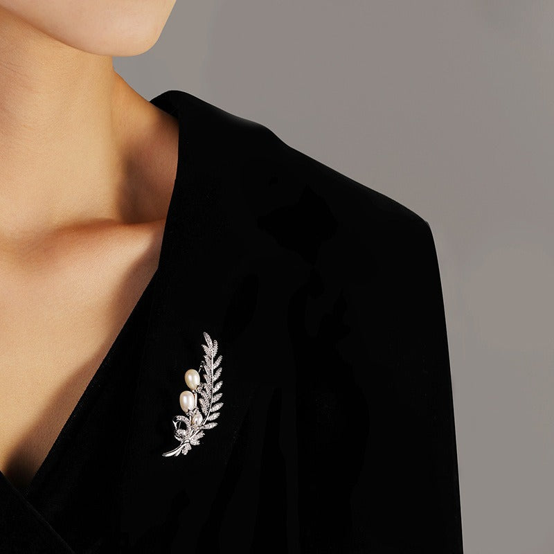 Wheat Ear Brooch: Zircon, Natural Pearl, and Leaf-motif Brooch